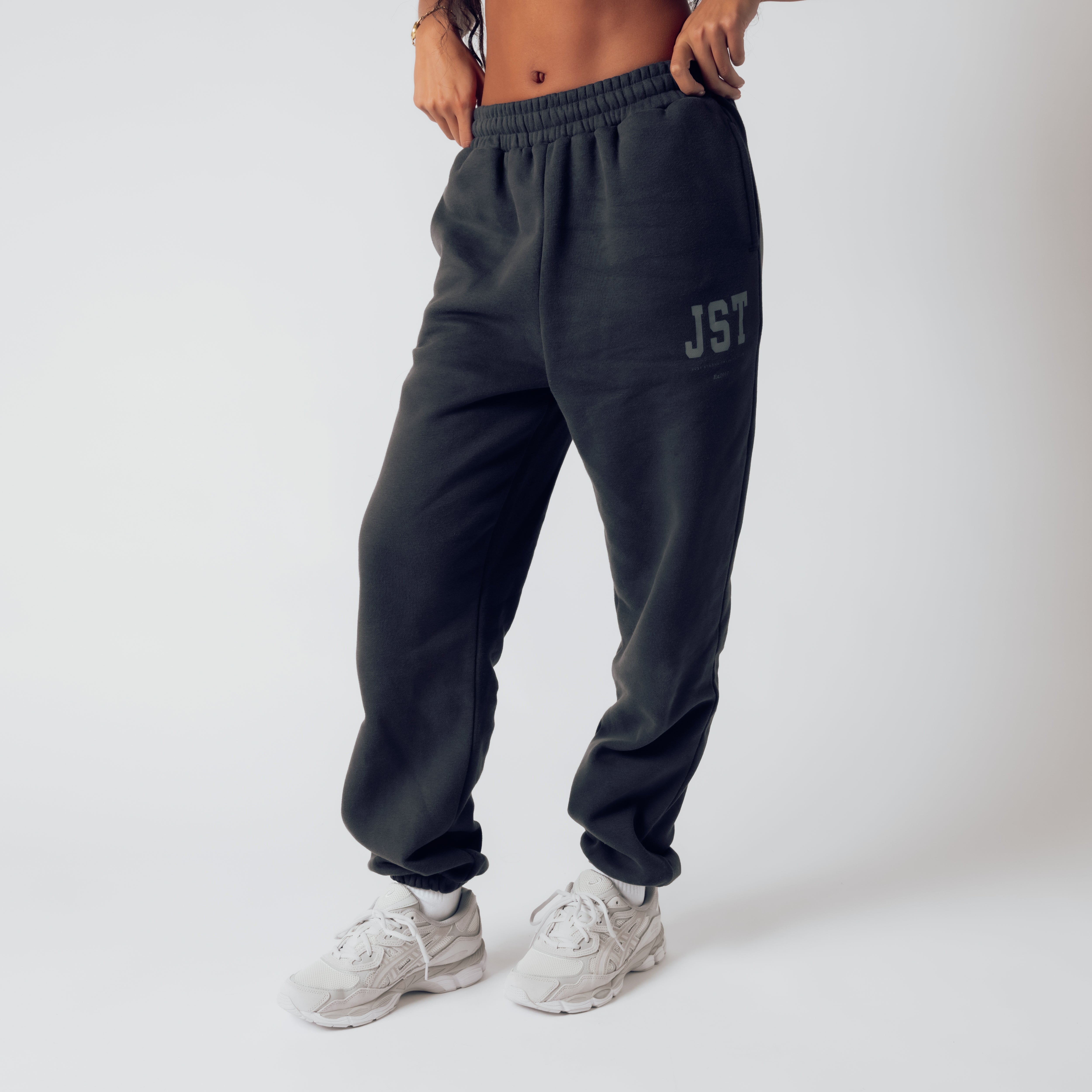 Training Club Oversized Joggers - Washed Black